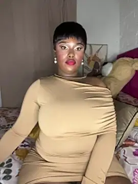 QUEEN_NOBUHLE_FEMDOM_777 live cam on StripChat