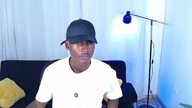 alexaandro18 webcam