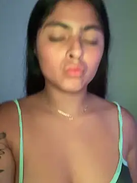 canelareina live cam on StripChat