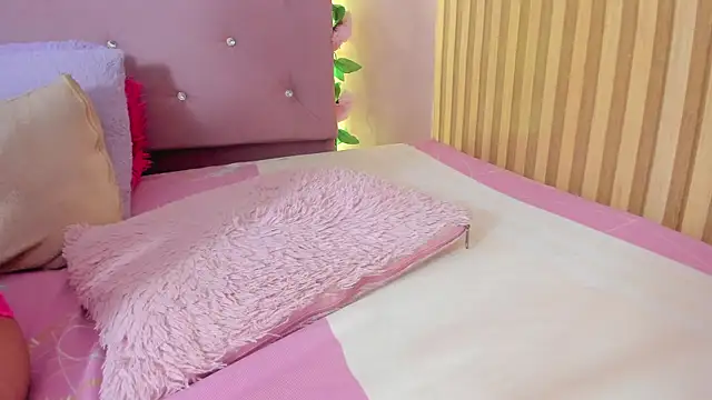 lovely__kiss__ webcam