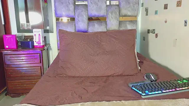 dannyphantom555 - DannyPhantom555's free webcam - UK Sex Cams