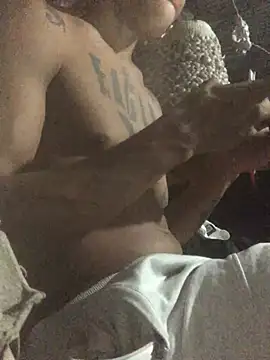 elpeluchenegroxxx3 webcam