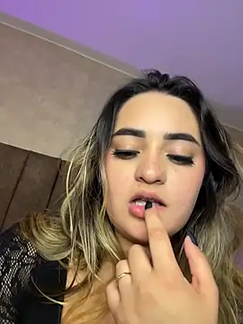 Antonella_Julieta webcam