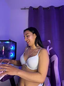 Watch Megaan_11 live on EroticFlix - High definition streams