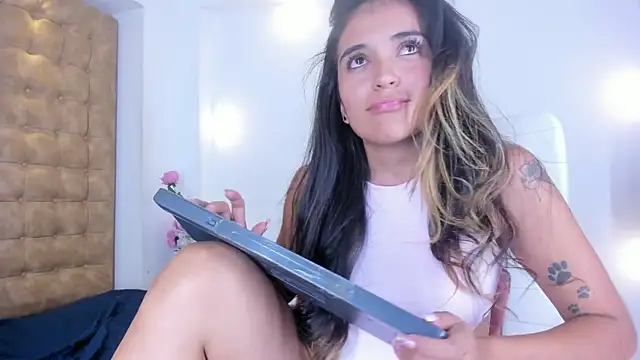 violet_giraldo webcam