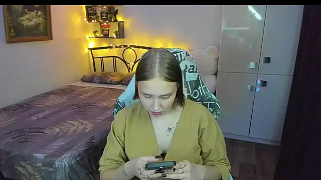 CrazyBitchInLace webcam