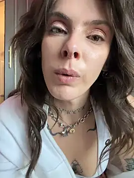 GennaJames live cam on StripChat