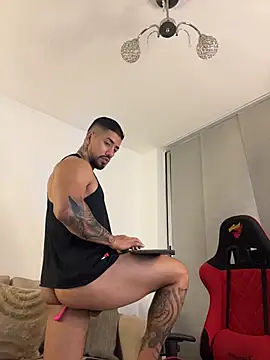 Ezzio_Scolaro webcam