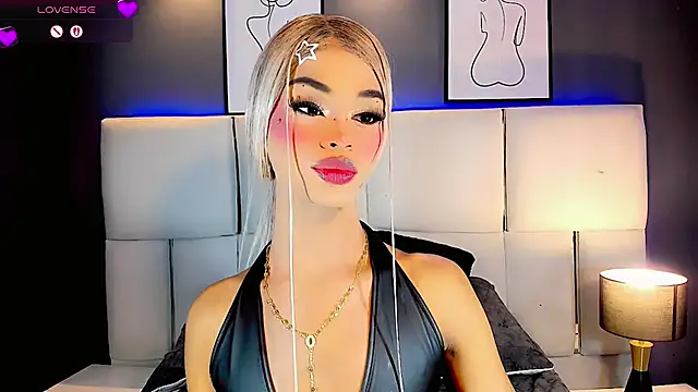 Kornylovee webcam