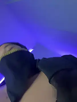 leixy_amiri webcam