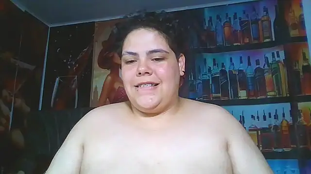 Hailey_Curvy webcam