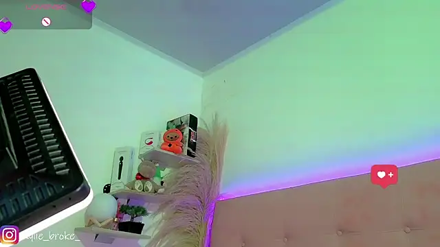 Kylie_brokee webcam