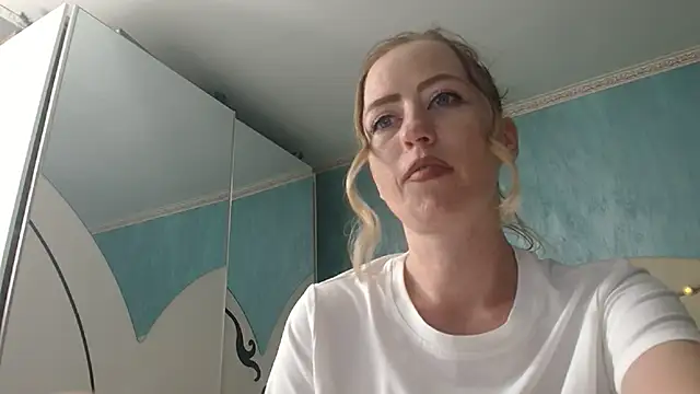 LaraLanee