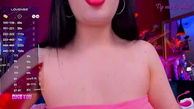 Mayzzie live cam on StripChat