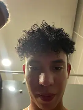 yoursexyjose live cam on StripChat