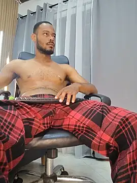 Oliver_bigblack_cock live cam on StripChat