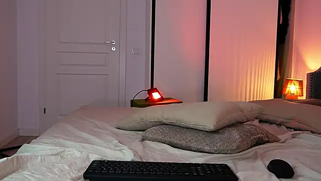 WowMila webcam