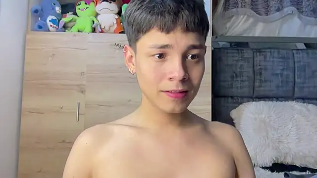Bldavioro45 - Male webcam sex chat