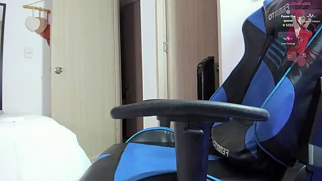 mateoleonee webcam