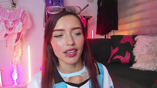 Cherry_Scarlet_ webcam