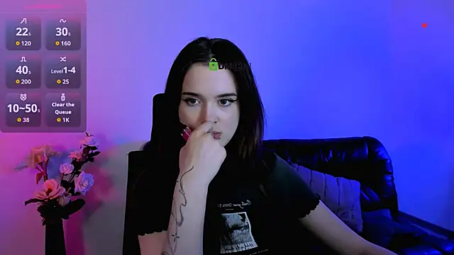 liana_kisses (F teen) - topless show