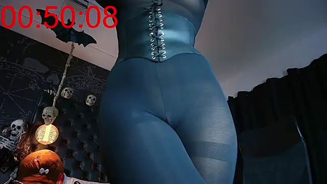 alexhoe_ (F young) - Choose the goal with a poll
