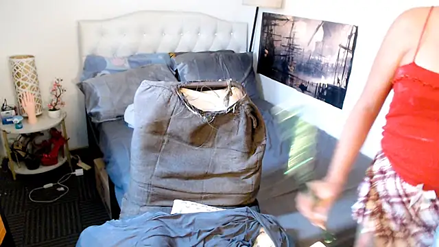 NinaDOM4CUM webcam