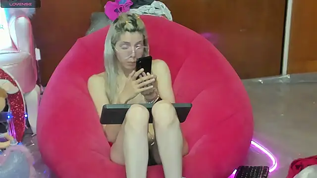 Skinygirl webcam