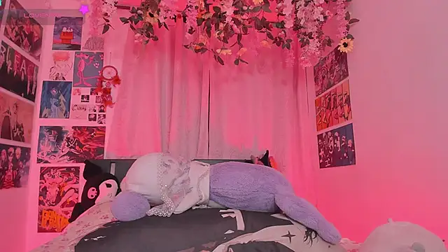 MissCurvyTop webcam