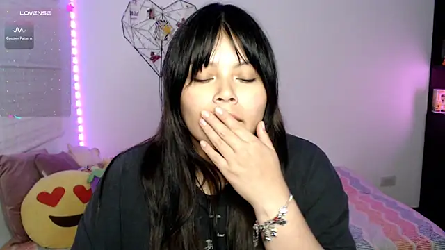 EllieMoonX webcam