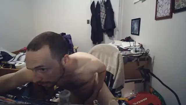JohnnyMoves webcam
