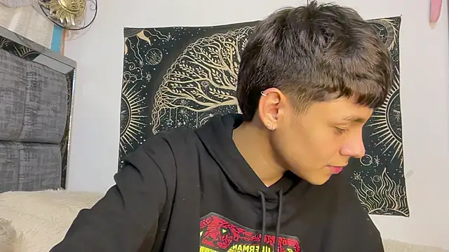 Bldavioro45 - Male webcam sex chat