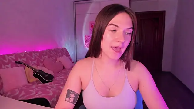 luna_lust_212 live cam on StripChat