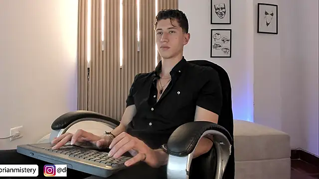 Dorianmistery2322_ live cam on StripChat