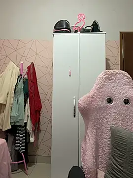 Irresistible24 webcam