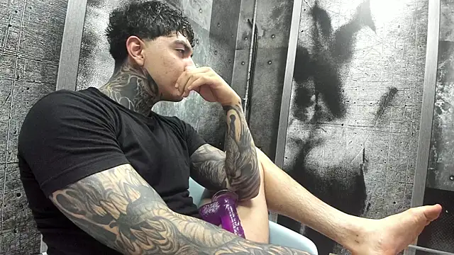 Gury_tattoo webcam
