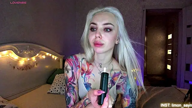 LillyMoure_ webcam