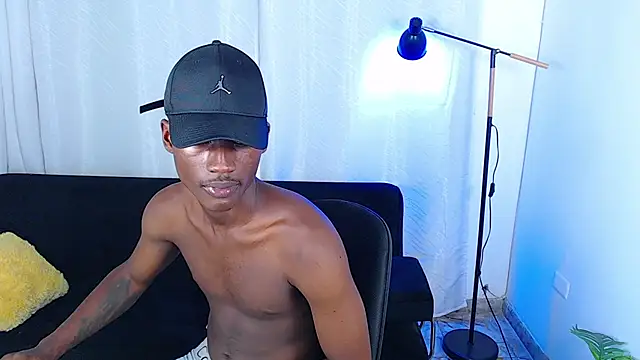 alexaandro18 webcam