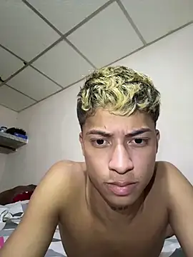 THE_KING_KEY1 webcam