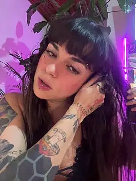 Watch VioletaSubmissive live on EroticFlix - High definition streams