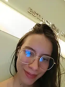 Lilith0423 live sex cam