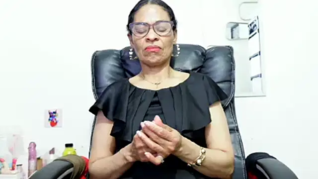 Aries_Mature webcam