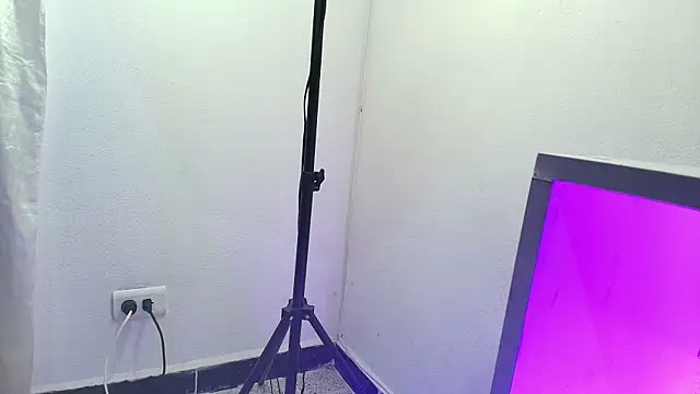 Nikki__uwu webcam