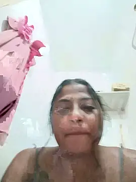 Giselabrunette25 webcam