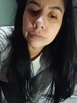 Michellluxo webcam