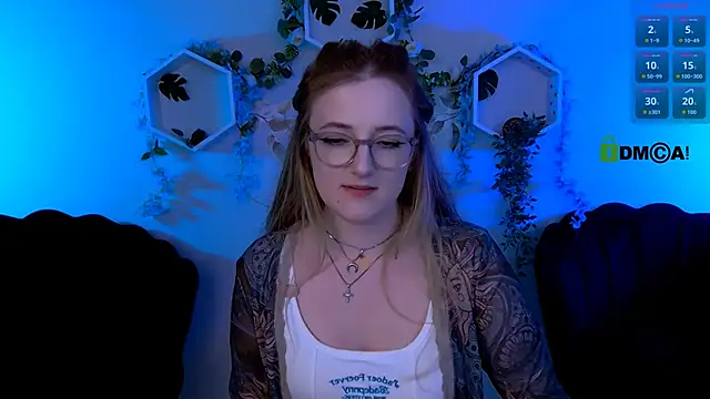luna_berryy webcam