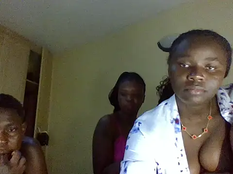 roziebeauty webcam