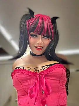 Watch seraphine23 live on EroticFlix - High definition streams