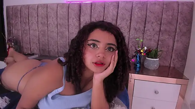 Dahlia_rossee live cam on StripChat