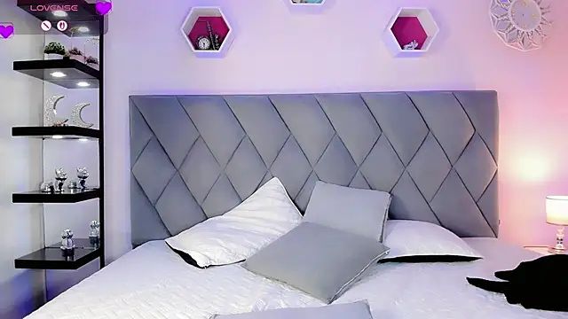 Amira_Ember webcam